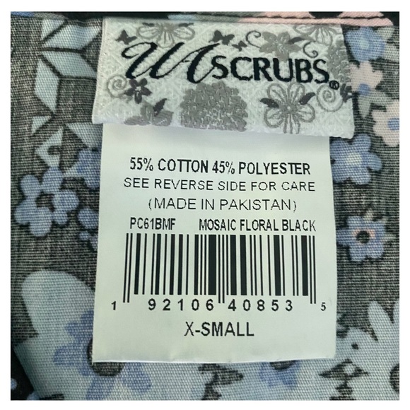 NWOT Uniform Advantage print scrub top - Picture 4 of 4